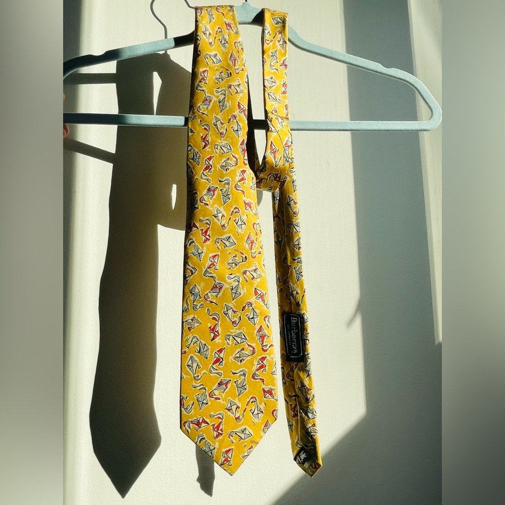 Burberry Vintage Yellow Silk Kite Tie